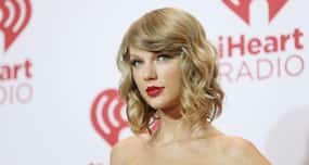 Taylor Swift performs despite suffering from laryngitis