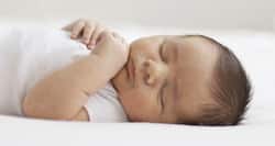 5 reasons your infant doesn’t need a pillow