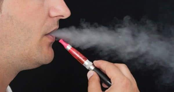 E cigarette flavourings can have adverse effects on lungs