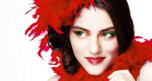 green eyes with red lips 