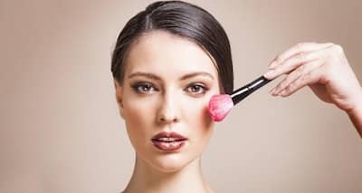 How to hide pimples with make-up