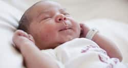 समय से पहले ऑपरेशन के जरिए पैदा हुए शिशु में ब्लड कैंसर होने का बढ़ता है डर!