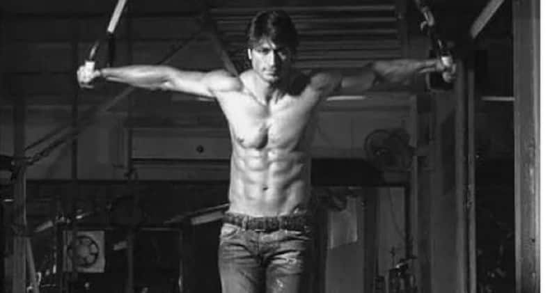 Best workout photos of Bollywood celebs on Instagram