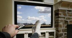 The biggest couch potato sets a Guinness Record by watching movies for 121hrs straight