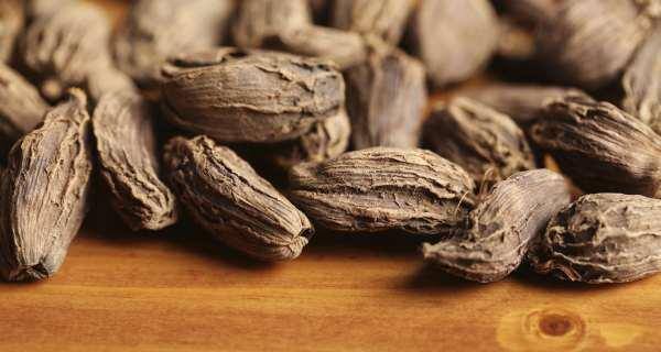 Health Benefits Of Black Cardamom Badi Elaichi Thehealthsite Com