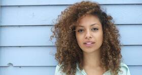 Natural Beauty Tip #11: Manage curly and dry hair with this aloe vera hair pack
