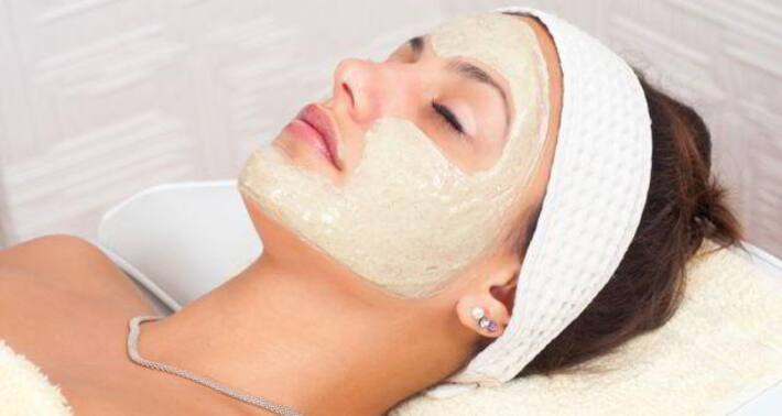 How to use Multani Mitti or Fuller's earth for skincare problems |  