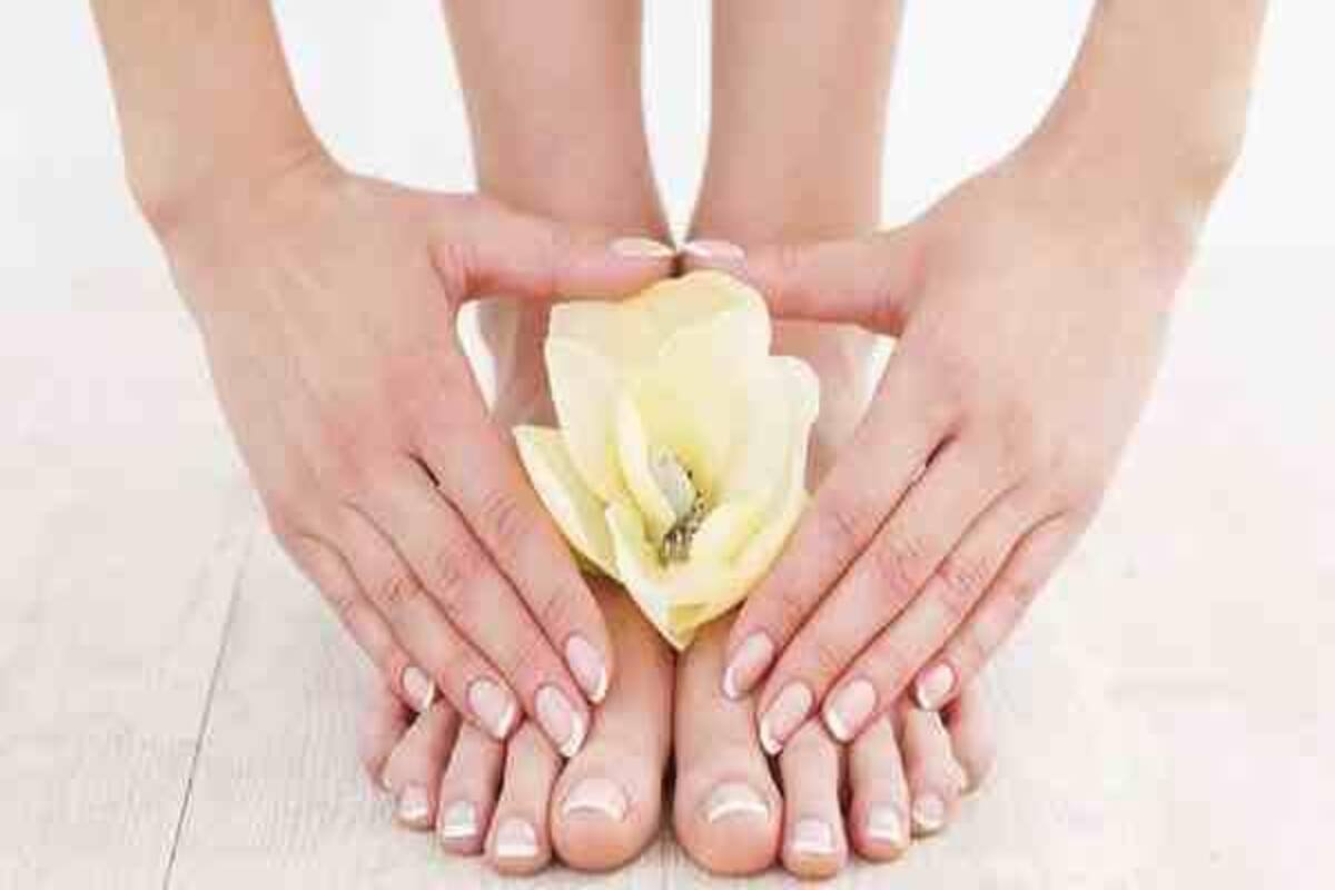 9 Kitchen Ingredients That Strengthen Brittle Nails Thehealthsite Com Olive oil helps the polish apply smoothly, but more importantly, it helps strengthen and moisturize the nails. strengthen brittle nails