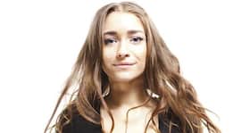 Resolve split ends with this fenugreek and yoghurt hair pack