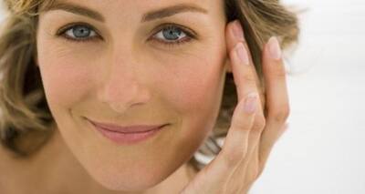Cover dark circles with red lipstick!