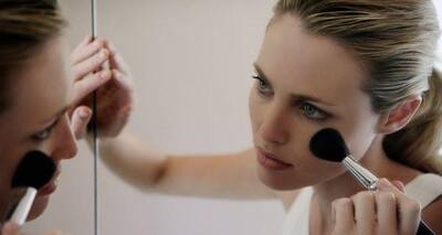 Look glamorous with this DIY bronzer