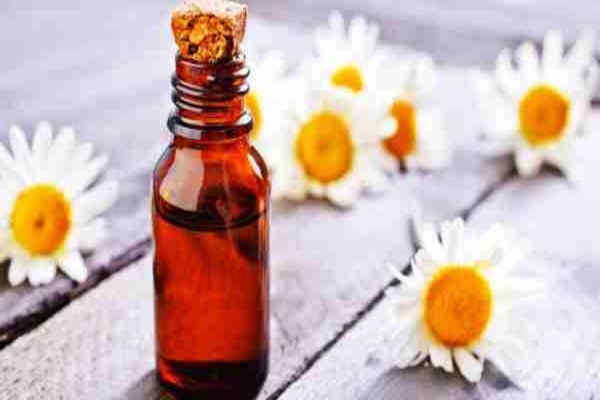 4 Ways Chamomile Oil Can Make You More Beautiful Thehealthsite Com