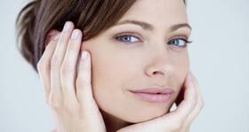 Clear blackheads with rosewater and cucumber juice