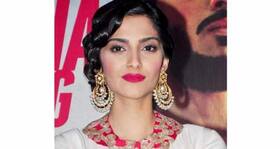 Sonam Kapoor swine flu update-- Anil Kapoor says she's doing better