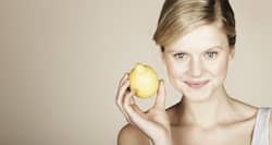 Why I swear by the natural lemon-glycerine toner for my skin (and you can too!)