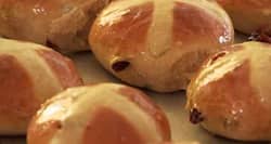 Healthy Easter Recipe: Hot cross buns