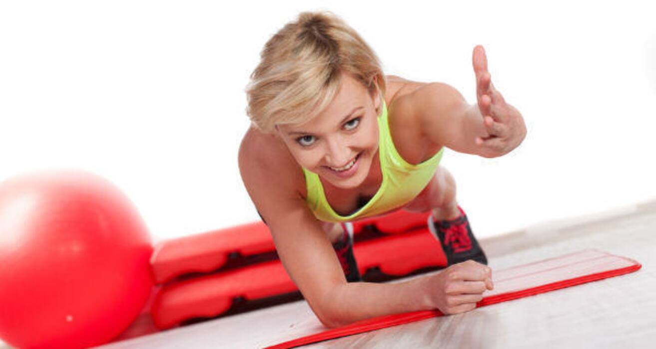 Try these 5 variations of plank to get killer abs!