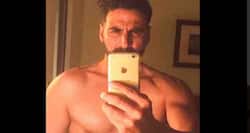 Akshay Kumar flaunts his chiseled physique in his first selfie