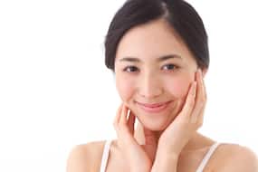 Daily beauty tip: Your day and night skincare routine in 10 steps (Slide Show)