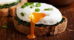 Healthy recipe: Oil-free poached eggs with vegetables