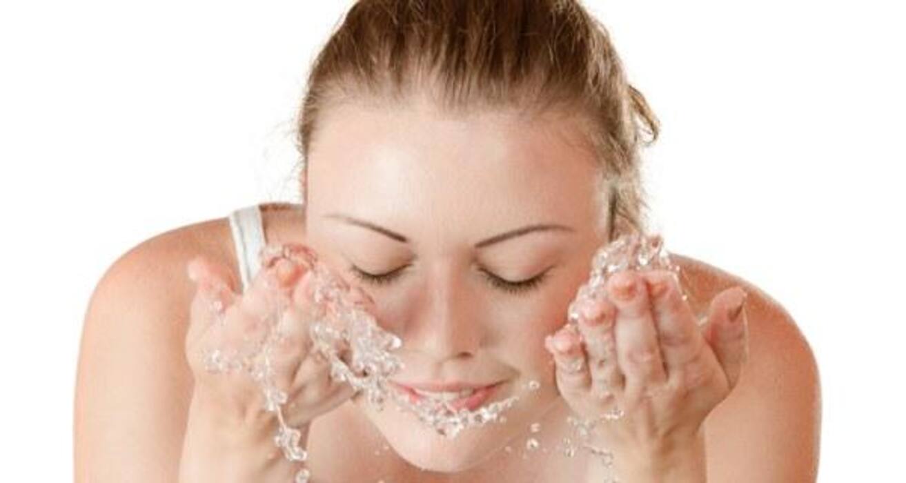 Daily beauty tip: Your day and night skincare routine in 10 steps (Slide Show)