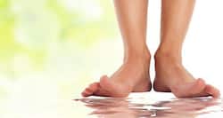 6 tips to prevent toe nail fungus and smelly feet during monsoons