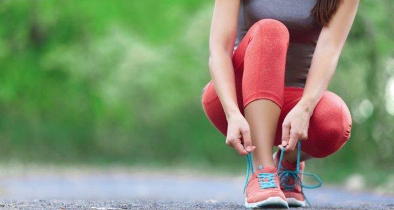 6 tips to prevent toe nail fungus and smelly feet during monsoons