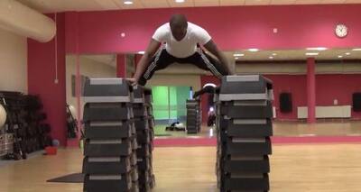 How this man does push-ups will make watch the video again!