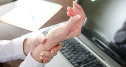 12 tips to prevent carpal tunnel syndrome and RSI if you have a desk job