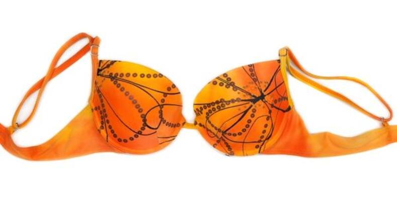Choosing the right bikini top for your size