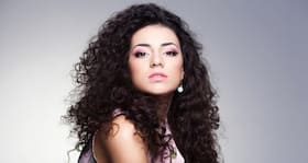 Frizzy hair hack minus the hair products