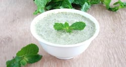 Healthy recipe -- Garlic and mint chutney