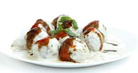Healthy, low-calorie snack -- Oats and moong dal dahi vada