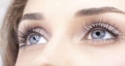 43-year-old woman undergoes rare corneal transplant successfully