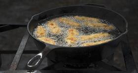Reusing oil -- why is it dangerous for your health?
