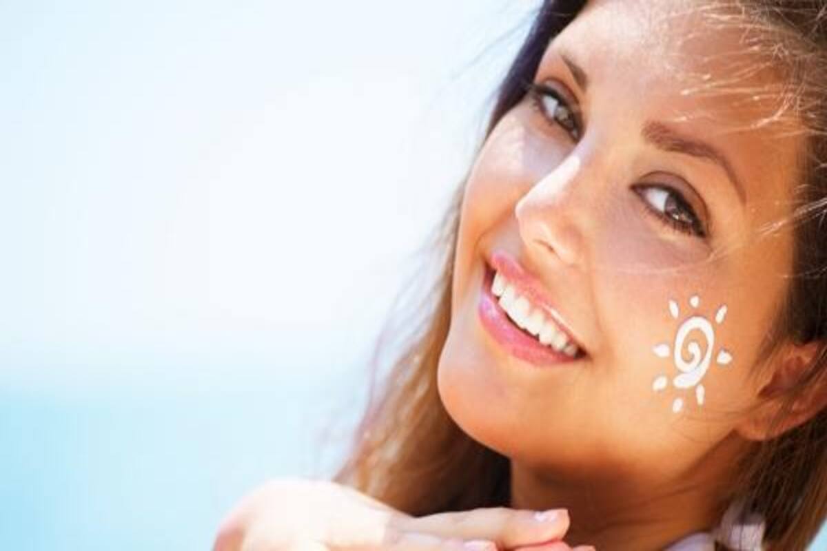Tomato And Yoghurt Anti Tan Face Pack Thehealthsite Com tomato and yoghurt anti tan face pack