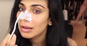 Use a toothbrush to quickly get rid of blackheads