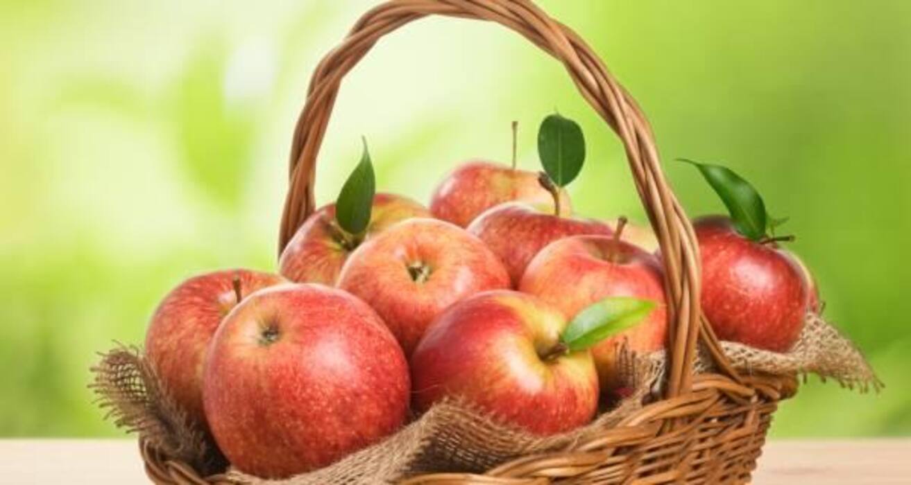 Eat these 8 fruits to love your heart a little more