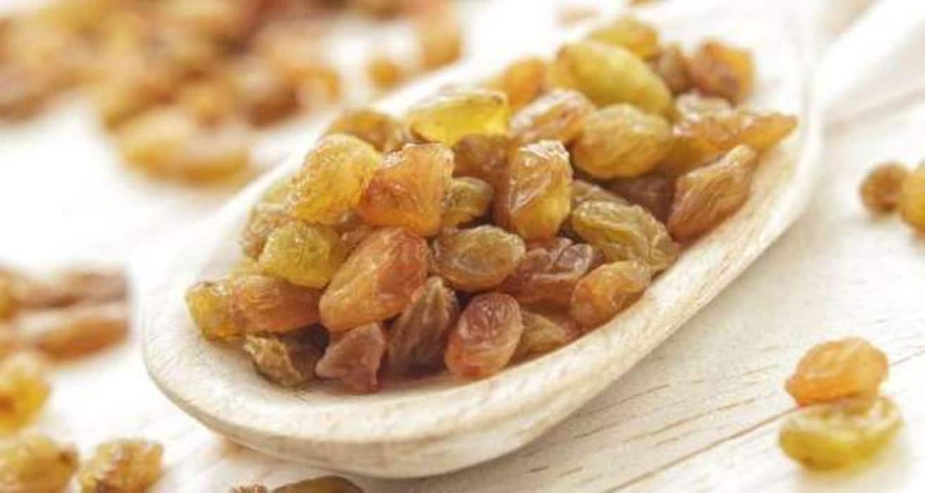 Eat these 8 fruits to love your heart a little more