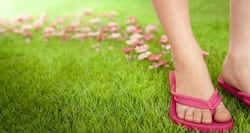 Here's a surefire, natural way to get rid of smelly feet