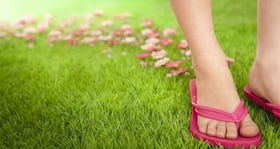 Here's a surefire, natural way to get rid of smelly feet