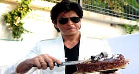जानिये किस तरह से 50 की उम्र में भी यूथ आइकन है शाहरूख ख़ान