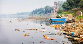 Pilgrims pledge to keep Pamba river clean at Sabrimala