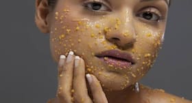 क्या rosacea, eczema, psoriasis, cold sores से परेशान लोग बॉडी स्क्रब इस्तेमाल कर सकते हैं?