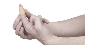 Baby Care Tip #37 – Don’t use cotton swabs to clean your baby’s wounds