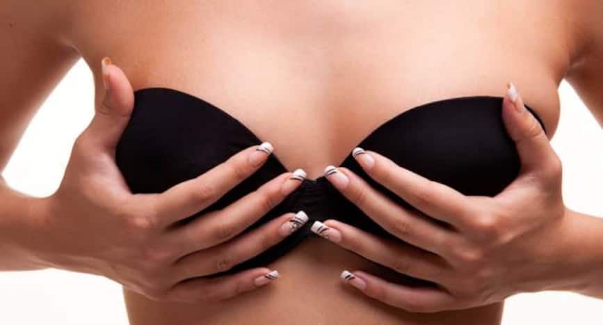 8 advantages of having small boobs