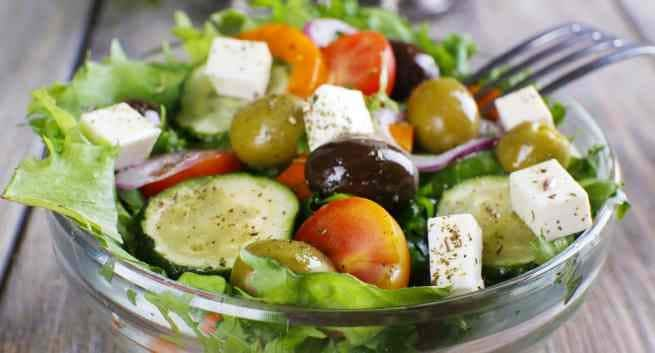 6 Salads You Must Avoid When Trying To Lose Weight | TheHealthSite.com