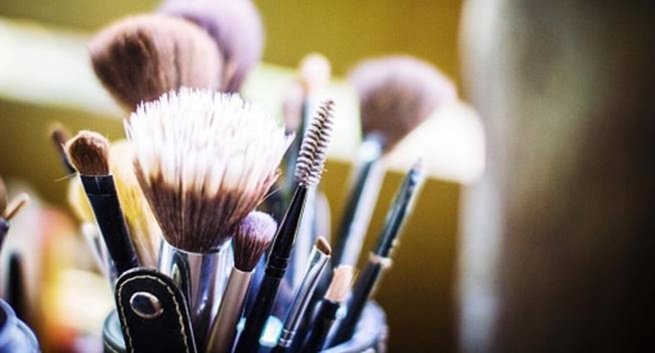 6 daily habits that harm your eyes