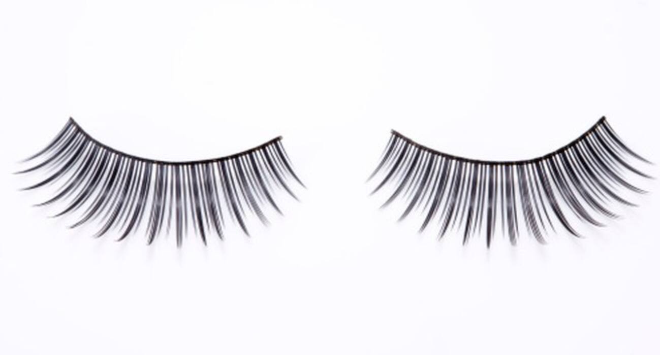 6 daily habits that harm your eyes