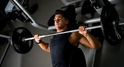 Watch to know how to do a proper bench press at the gym